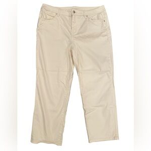 Chico’s the Platinum Crop Pants Cream Size 2